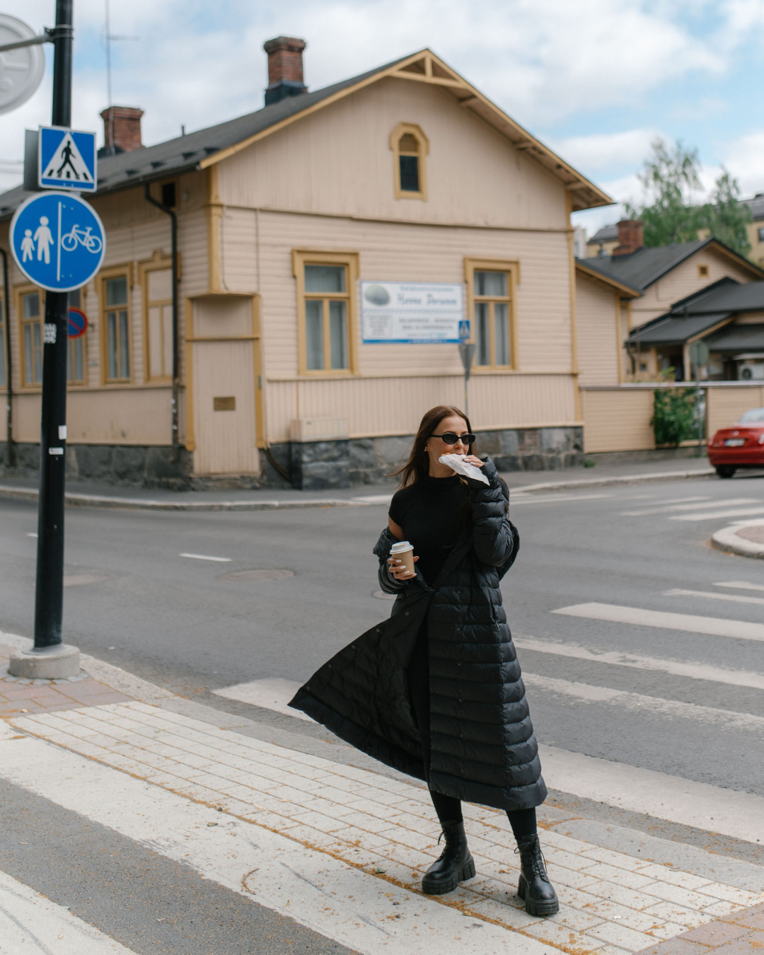 Tuuliina lättdunjacka kolsvart
