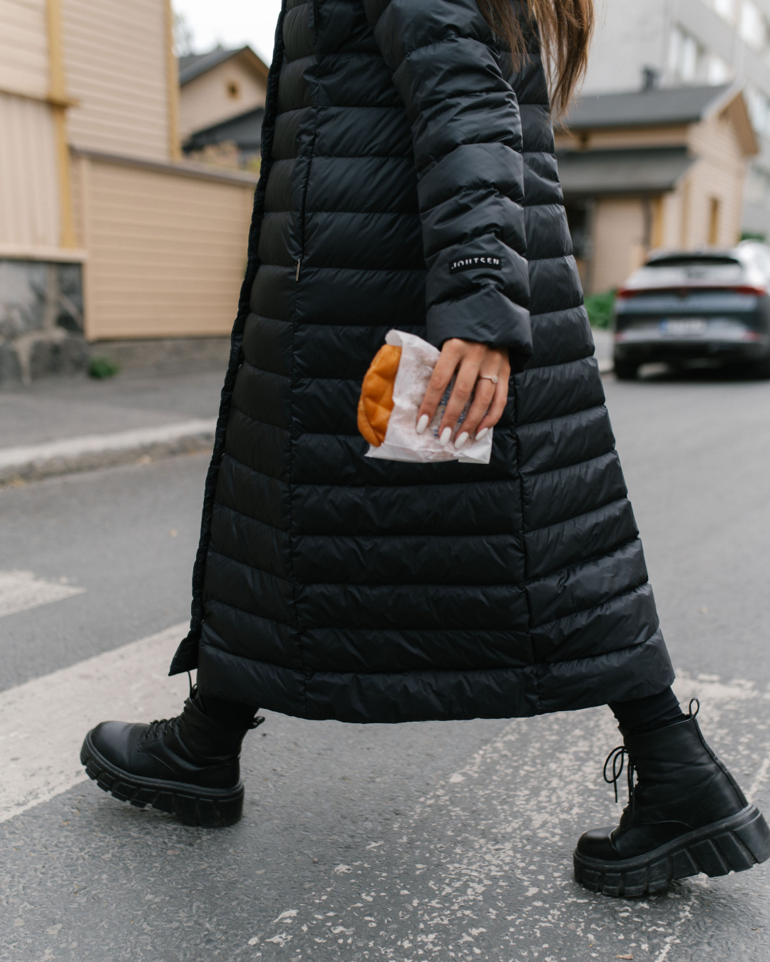 Tuuliina lättdunjacka kolsvart
