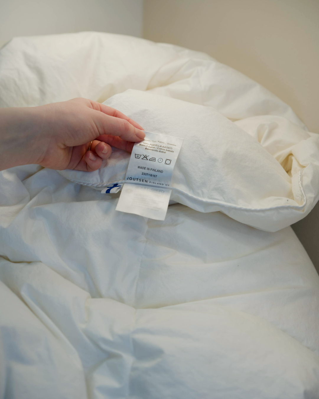 A washing label of down duvet